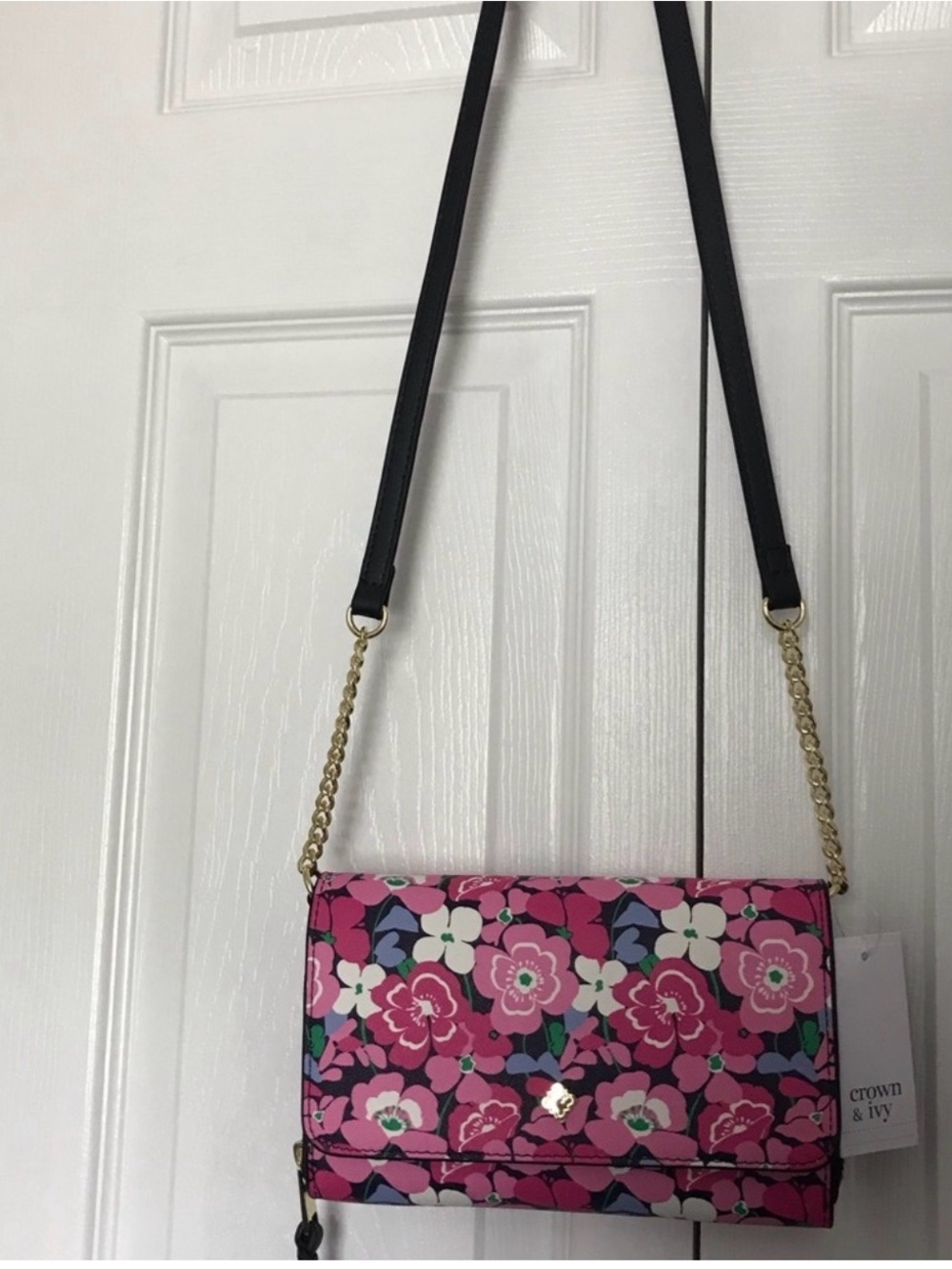 crown & ivy Pink Floral Crossbody with Gold Chain